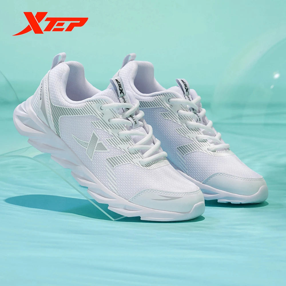 Tenis femenino Xtep esportivo.