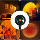 Lâmpada de Projeção Pôr do Sol LED Premium com alimentação USB e rotação 360°, ideal para decorar quartos, salas, estúdios e criar ambientes aconchegantes.