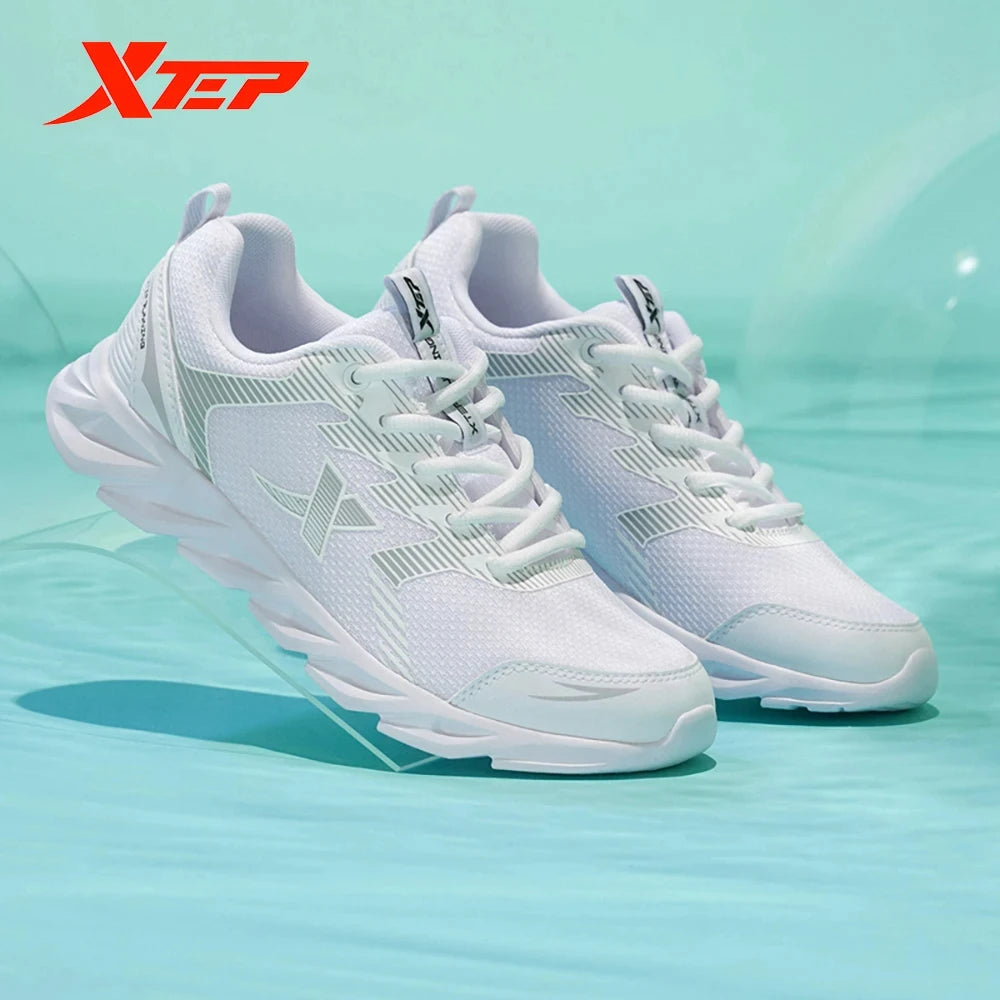Tenis femenino Xtep esportivo.