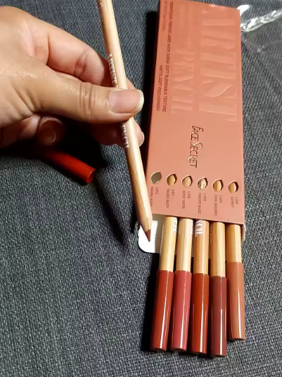 Lápis Delineador Labial Fosco Velvet – Kit com 6 Cores